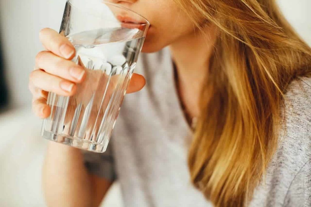 6 Natural Ways to Keep Your Immune System Healthy -Stay Hydrated