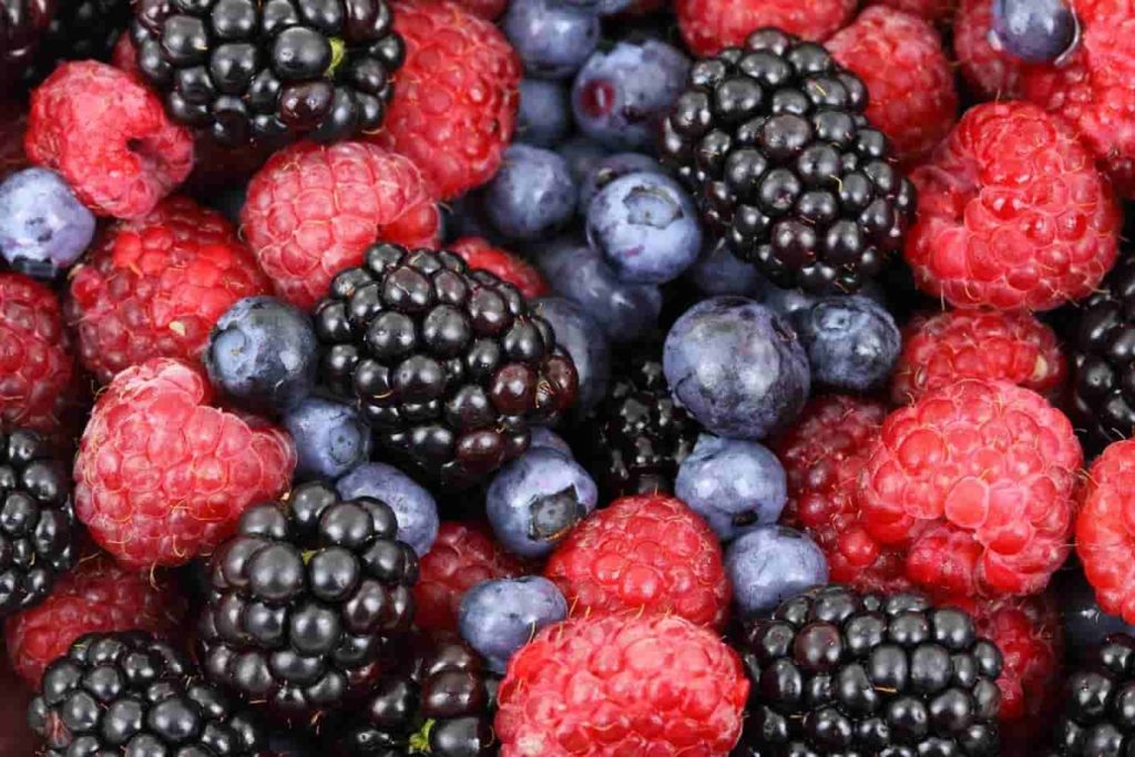 Berries-foods that lower cholesterol
